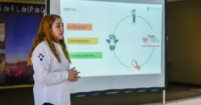 Pl�tica sobre "Notificaci�n oportuna de enfermedades de reporte obligatorio"