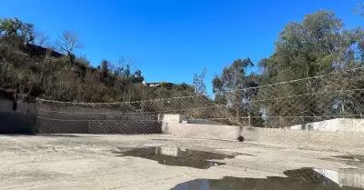 Barrera para detener el tsunami de pl�sticos en la frontera entre Estados Unidos