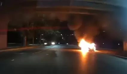 Incendian veh�culo y colocan manta con amenazas en libramiento Rosas Magall�n