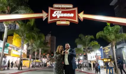 Devela alcalde Ismael Burgue�o puerta al centro hist�rico de Tijuana