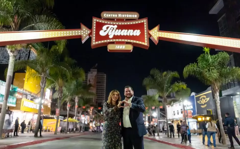 Devela alcalde Ismael Burgue�o puerta al centro hist�rico de Tijuana