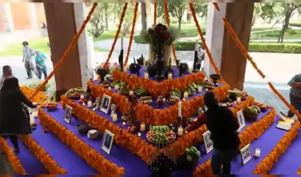Ofrenda en Palacio Nacional honr� a hero�nas de la patria