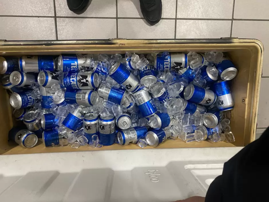 Arrestan a hombre en Mexicali por intentar sobornar a polic�as tras ser sorprendido vendiendo cerveza en la calle