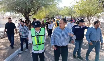 Antonio Astiazar�n supervisa operativo en pante�n Y��ez