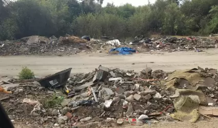 Vecinos denuncian que la presa de Ensenada se convirti� en basurero municipal