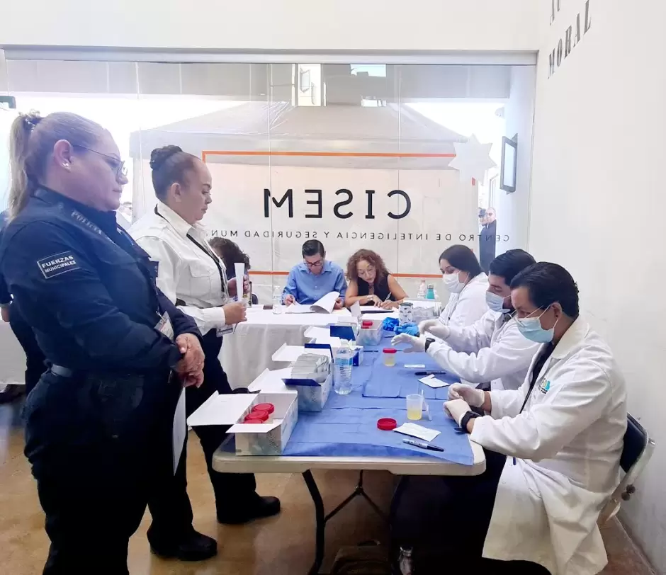 Realizan examen toxicol�gico a polic�as de Hermosillo