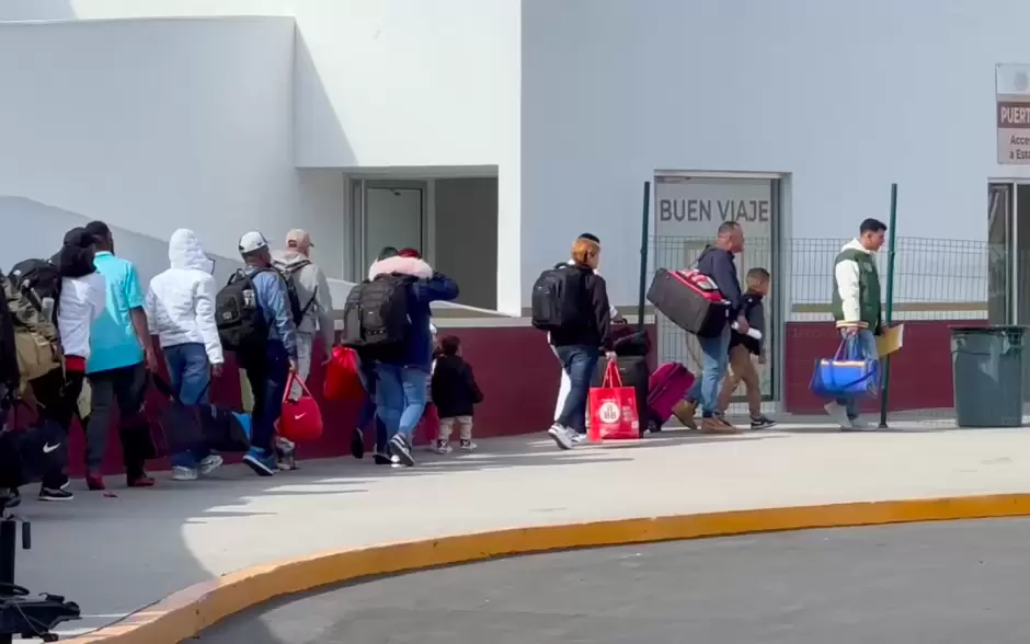Ciudadanos y migrantes cruzan la frontera en jornada hist�rica por las elecciones presidenciales en Estados Unidos