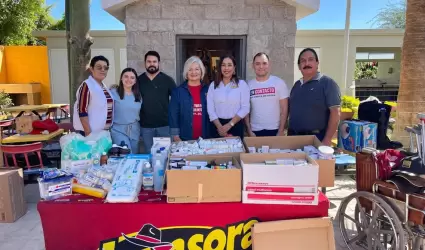 Entrega de medicamentos y material de curaci�n al Grupo Humanitario Mateo 25:35.