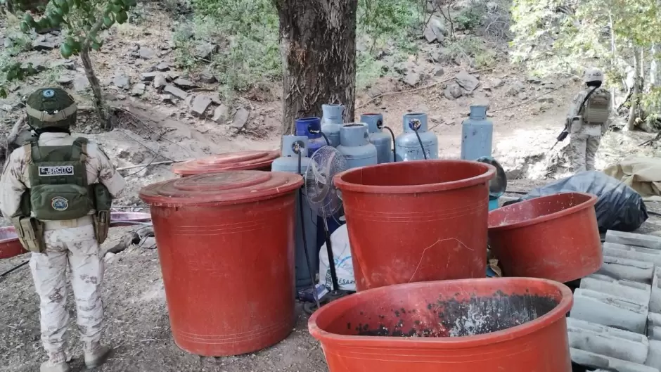 Ej�rcito Mexicano asegura laboratorio clandestino en Ensenada