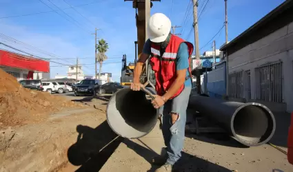 Trabajos de reposici�n de la l�nea de conducci�n "La Presa - Morelos"