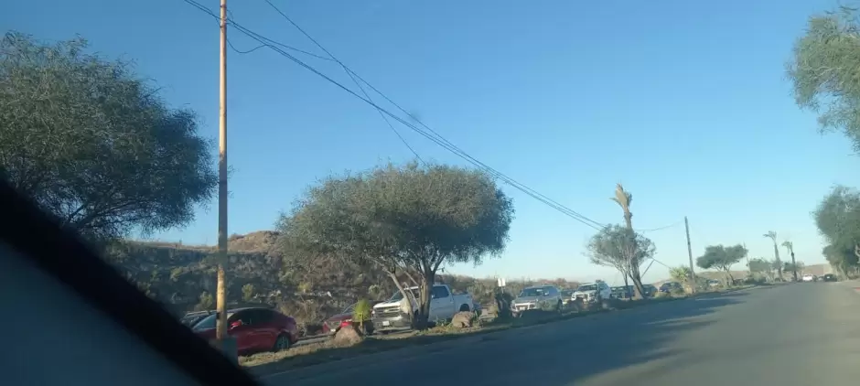 Ciudadanos denuncian riesgo por cables ca�dos en Camino a Cedros