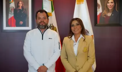 Claudia Agat�n Mu�iz se reune con Junior Edher Bautista Llamas