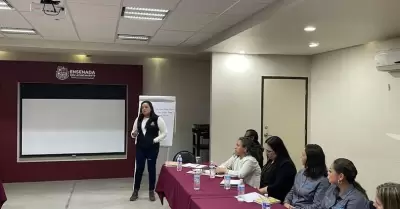 Atiende gobierno de Claudia Agat�n a familias con hijos e hijas con TEA