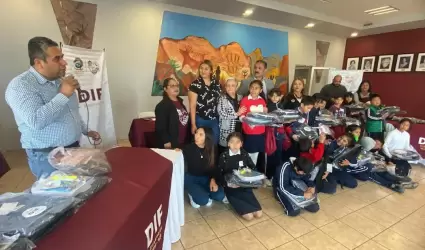 Benefician a ni�as y ni�os de primaria con Programa Ahijado DIF Municipal