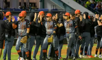 Naranjeros gana 4-3 a Ca�eros en extra innings