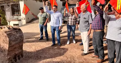 Arranca obra de pavimentaci�n en calle Valle de �lamos