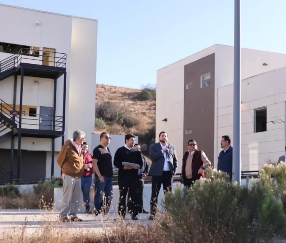 Recorre alcalde Ismael Burgue�o zona donde se instalar� la Universidad Rosario Castellanos