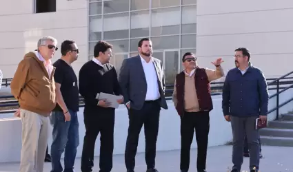 Recorre alcalde Ismael Burgue�o zona donde se instalar� la Universidad Rosario C