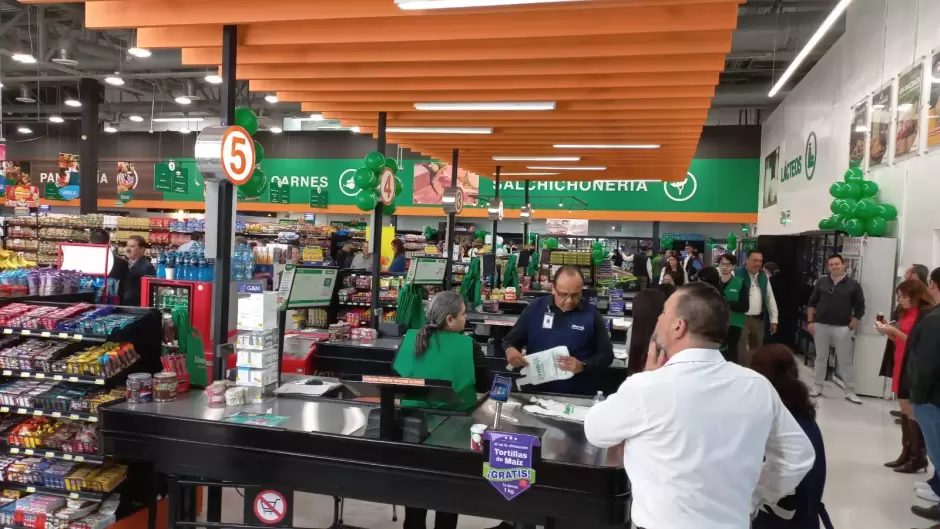 Inauguraci�n de Abarrey sucursal Colosio