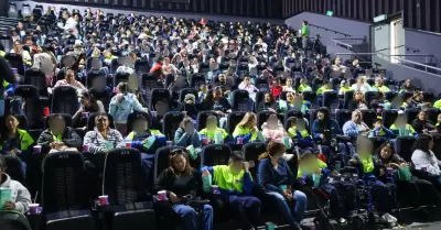Llevan DIF Tecate y Fundaci�n Cin�polis al cine a 600 ni�as y ni�os