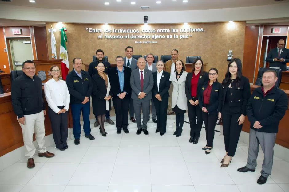 CESPT acompa�a al titular de SEPROA en el informe de la glosa