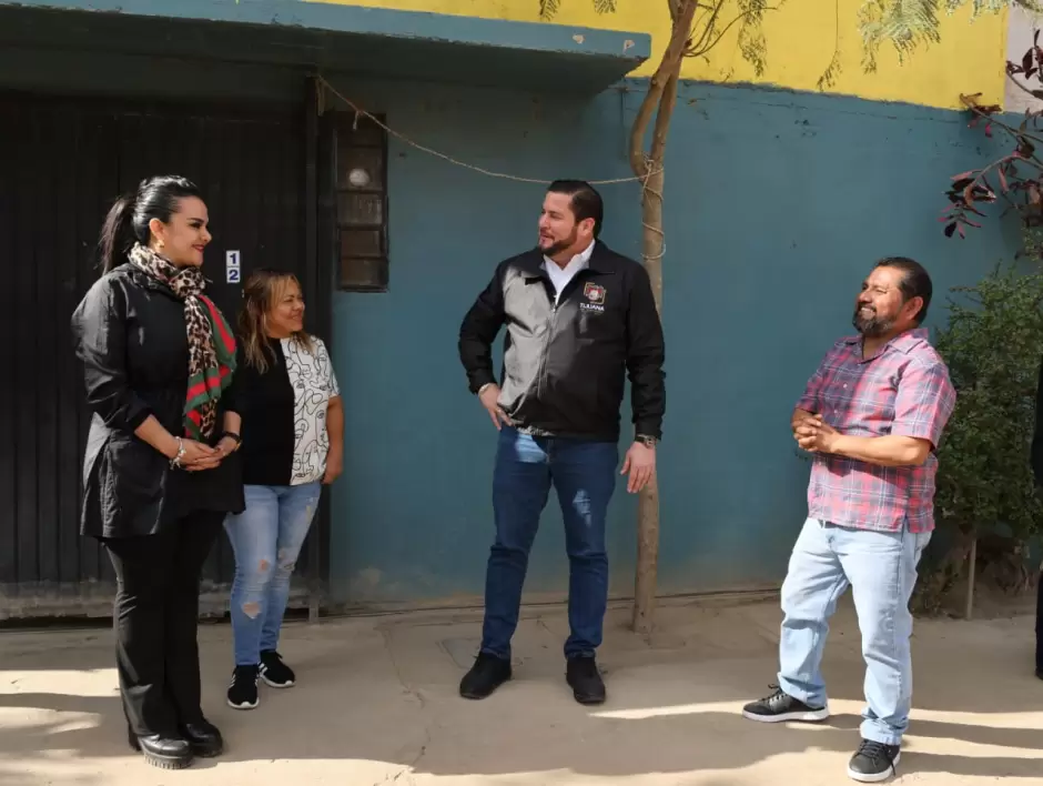Recorre alcalde Ismael Burgue�o calles de la Delegaci�n Otay