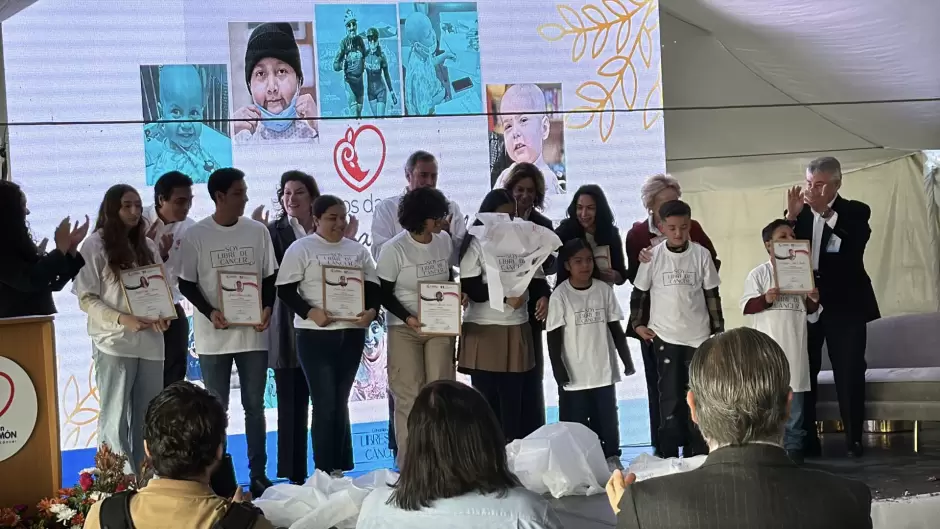 125 ni�os celebran su triunfo contra el c�ncer