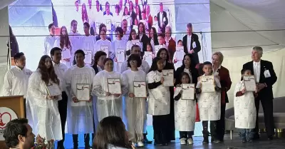 125 ni�os celebran su triunfo contra el c�ncer