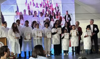 125 ni�os celebran su triunfo contra el c�ncer