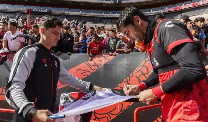 Afici�n Xoloitzcuintle apoy� a su equipo en el entrenamiento rojinegro