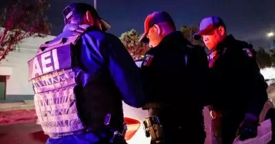 Polic�a Municipal AEI Policia policiaca detenido esposas