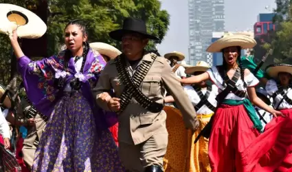 Desfile conmemorativo del aniversario de la Revoluci�n Mexicana