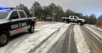 Ca�da de agua nieve en Mesa del Campanero, en el Municipio de Y�cora.