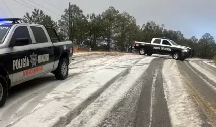 Ca�da de agua nieve en Mesa del Campanero, en el Municipio de Y�cora.