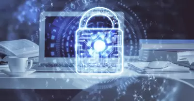 La ciberseguridad preocupa debido a los riesgos de nuestros datos digitales.