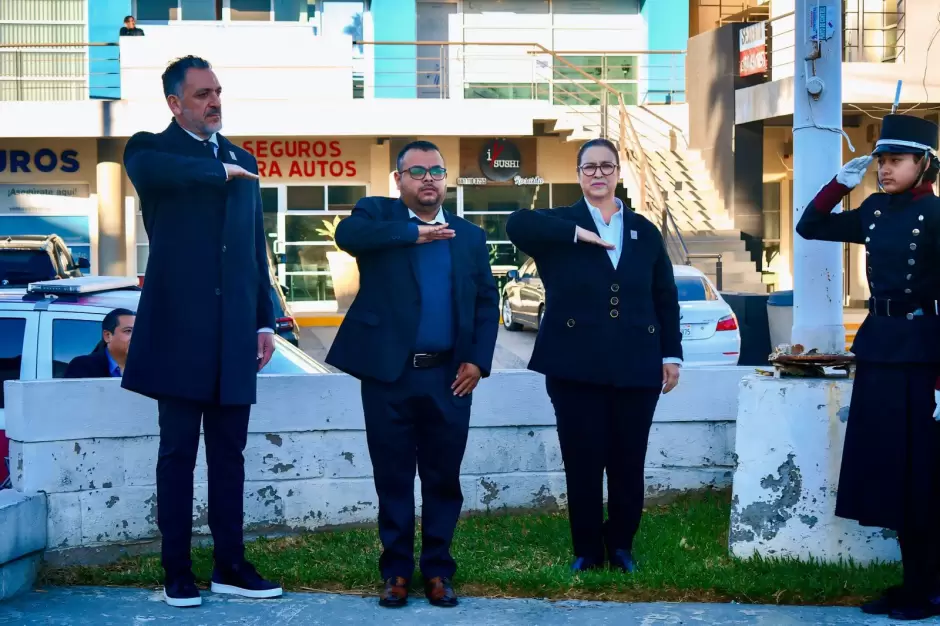 Encabeza presidenta Roc�o Adame izamiento de bandera y desfile c�vico por el 114 aniversario de la Revoluci�n Mexicana