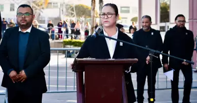 Encabeza presidenta Roc�o Adame izamiento de bandera y desfile c�vico por el 114