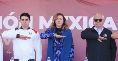Desfile c�vico-militar en Mexicali por el 114 aniversario de la Revoluci�n Mexic