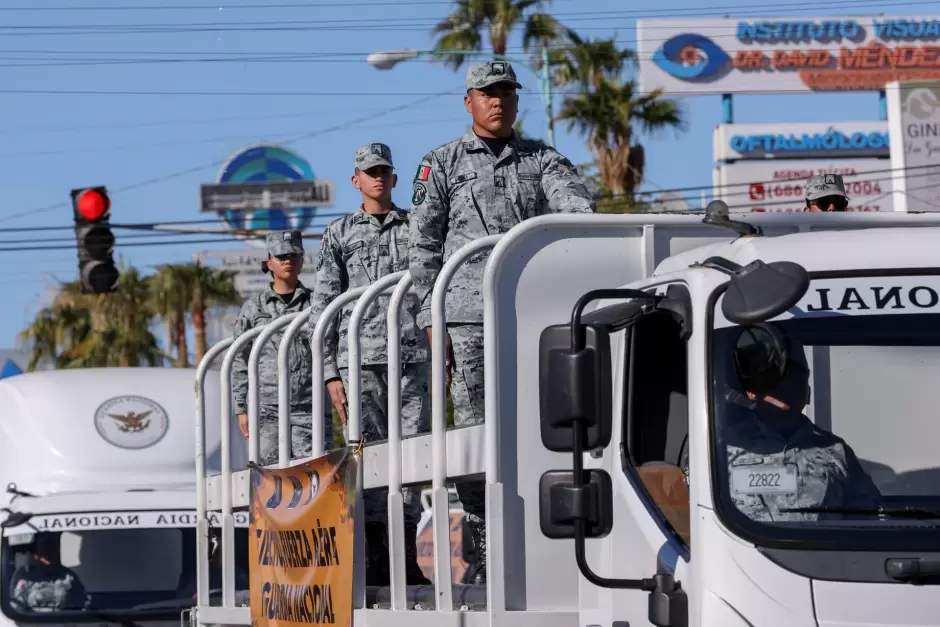 Desfile c�vico-militar en Mexicali por el 114 aniversario de la Revoluci�n Mexicana