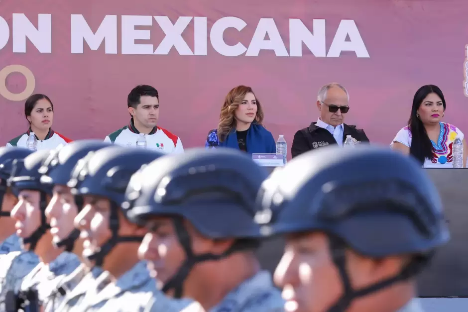 Desfile c�vico-militar en Mexicali por el 114 aniversario de la Revoluci�n Mexicana