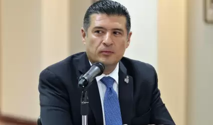 Adri�n Alcal� M�ndez, comisionado presidente del INAI