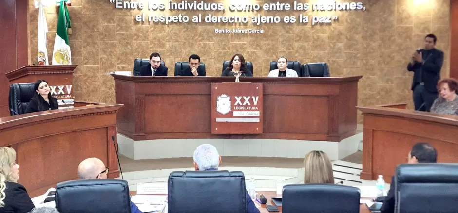 Secretario de Hacienda desglosa informe ante la Comisi�n Legislativa que preside la diputada Julia Gonz�lez