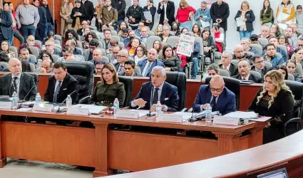 Secretario de Hacienda desglosa informe ante la Comisi�n Legislativa que preside