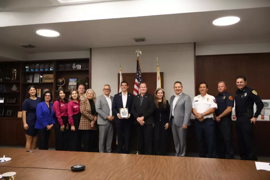 Suma Rom�n Cota esfuerzos con National City por el bienestar binacional