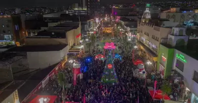 Encienden Arbol en Centro Hist�rico de Tijuana