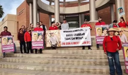 Mnaifestaci�n frente a la FGJE