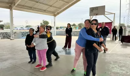Taller de defensa personal en la comunidad �ngeles de Puebla de Mexicali