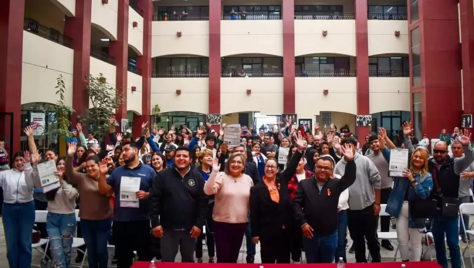Presidenta municipal Roc�o Adame entrega m�s de 600 actas de nacimiento del programa Soy M�xico
