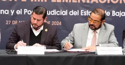 Pactan convenio de colaboraci�n Ismael Burgue�o y Alejandro Fragozo