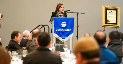 Refrenda alcaldesa Claudia Agat�n compromiso de trabajar de manera coordinada co